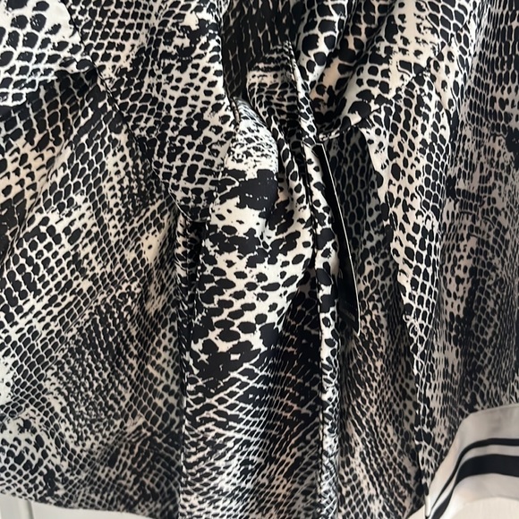 Express Snake Print Chain Tie Back Handkerchief Top - Picture 8 of 11